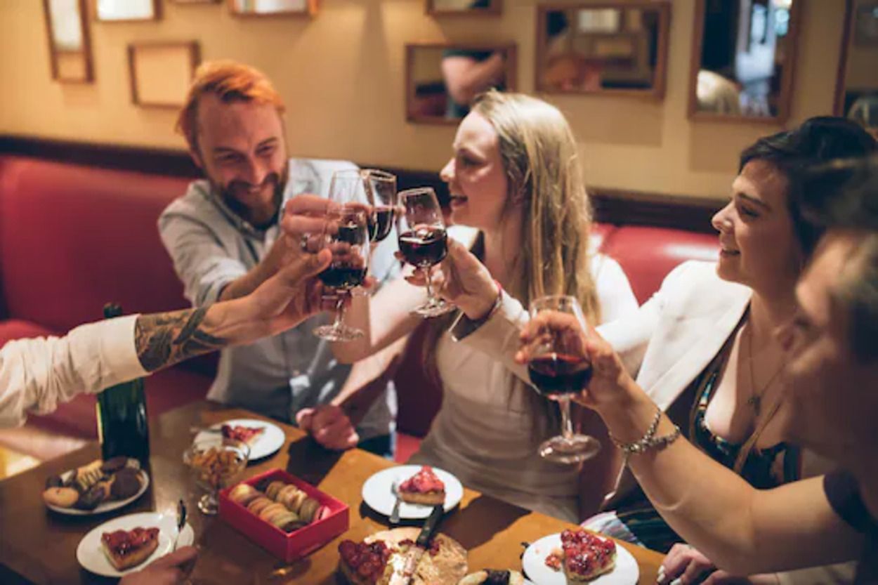 Во Франции уволили мужчину, потому что он невесел - он выиграл суд - 24 Канал Во Франции уволили мужчину, потому что он невесел - он выиграл суд - 24 Канал