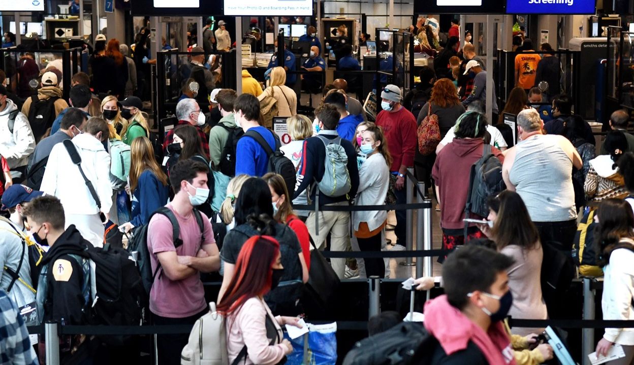 У США затримали понад тисячу авіарейсів, ще близько 50 – скасовано У США затримали понад тисячу авіарейсів, ще близько 50 – скасовано