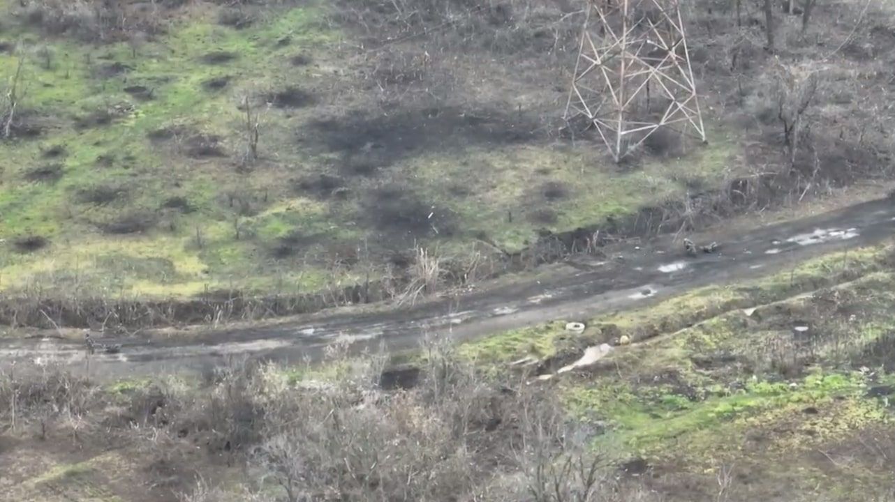 В Донецкой области оккупанты вывозят погибших тачками - 24 Канал