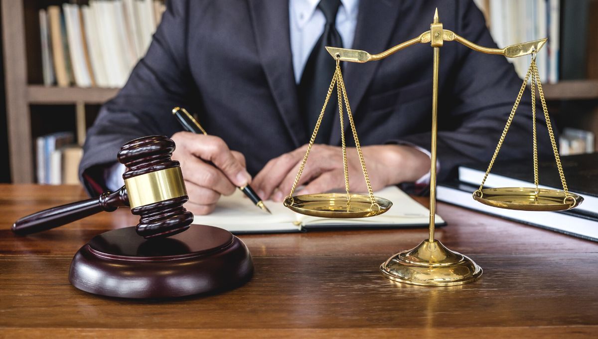 Привітання з Днем працівників прокуратури – картинки, проза, вірші