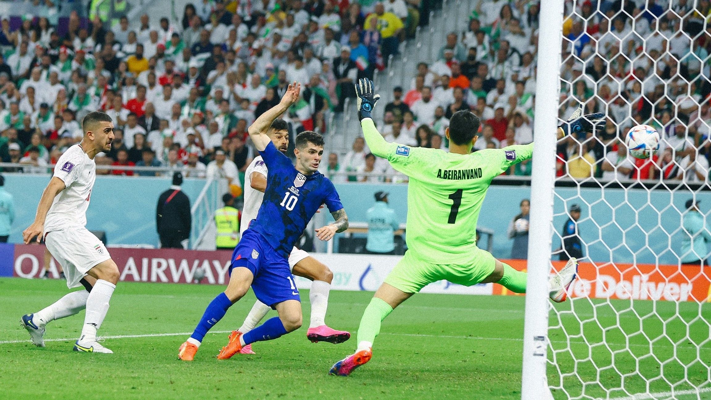 Гол Пулишича в ворота Ирана Гол Пулишича в ворота Ирана