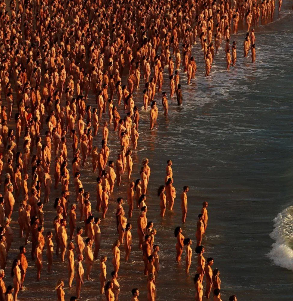 2500 оголених австралійців зібралися на пляжі Бонді в Сіднеї 2500 оголених австралійців зібралися на пляжі Бонді в Сіднеї