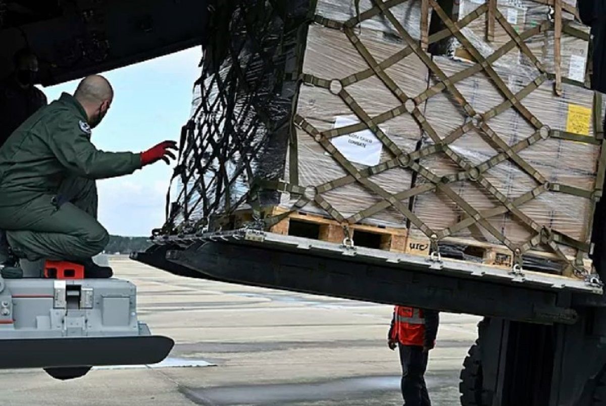 Вибухівку знайшли на авіабазі в Іспанії, звідки відправляли допомогу Україні - 24 Канал Вибухівку знайшли на авіабазі в Іспанії, звідки відправляли допомогу Україні - 24 Канал