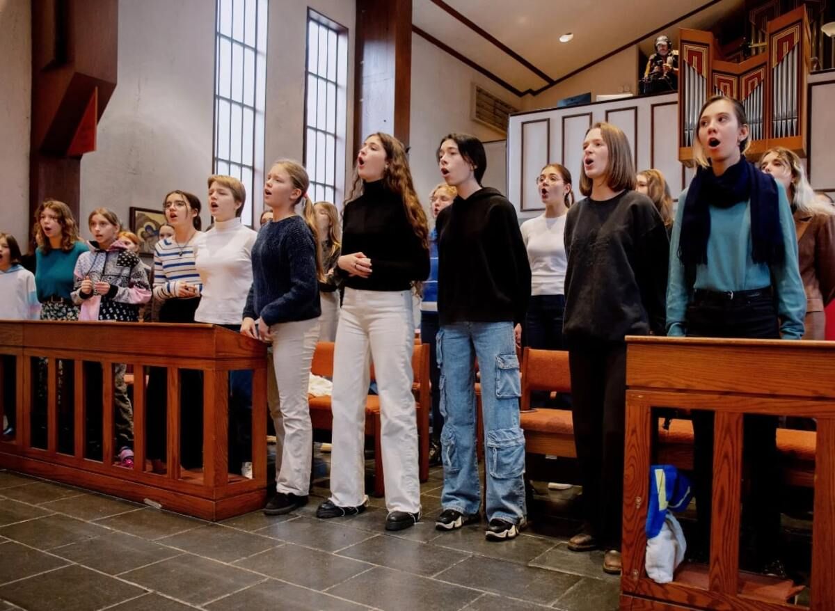 На вокзалі у Нью-Йорку український дитячий хор виконав "Щедрик": зворушливе відео - 24 Канал На вокзалі у Нью-Йорку український дитячий хор виконав "Щедрик": зворушливе відео - 24 Канал