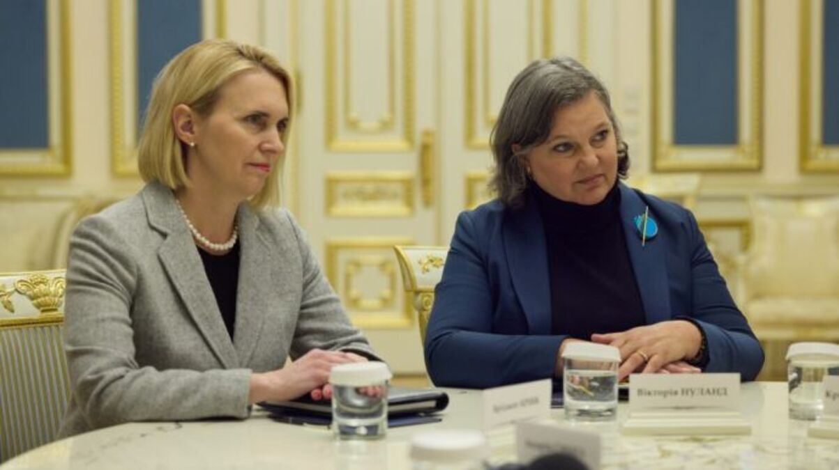 Нуланд в Киеве заверила в поддержке США Нуланд в Киеве заверила в поддержке США
