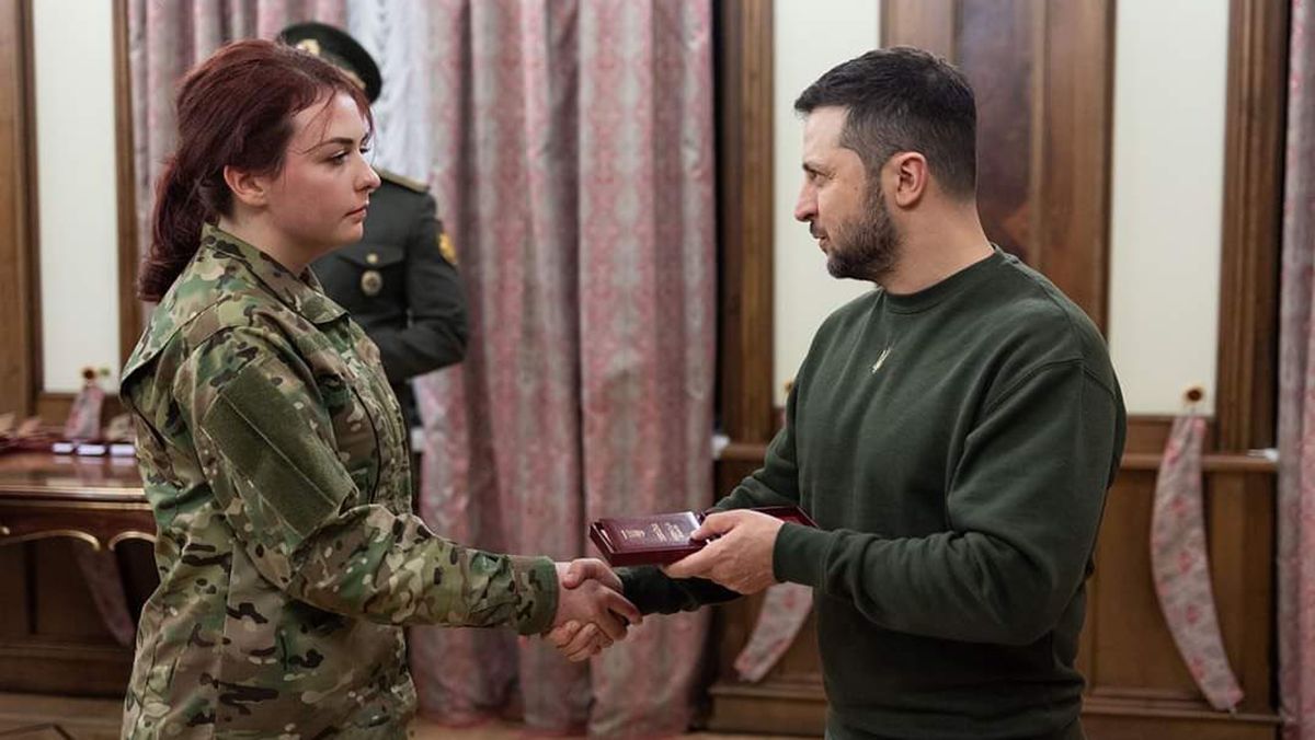 Пташку з Азовсталі розкритикували за нагороду від Зеленського - що відомо - 24 Канал Пташку з Азовсталі розкритикували за нагороду від Зеленського - що відомо - 24 Канал