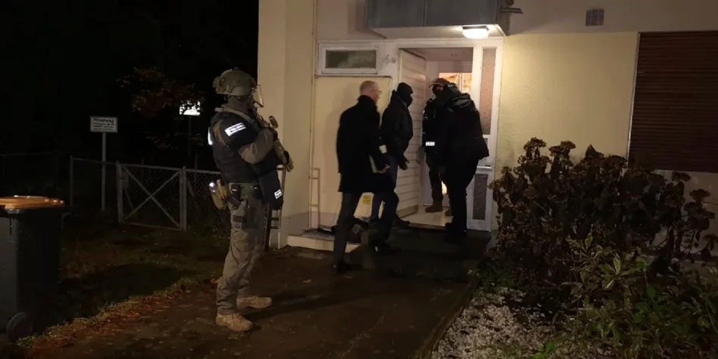 Спецоперация в Германии 7.12.22 - что известно о планах экстремистов в стране Спецоперация в Германии 7.12.22 - что известно о планах экстремистов в стране