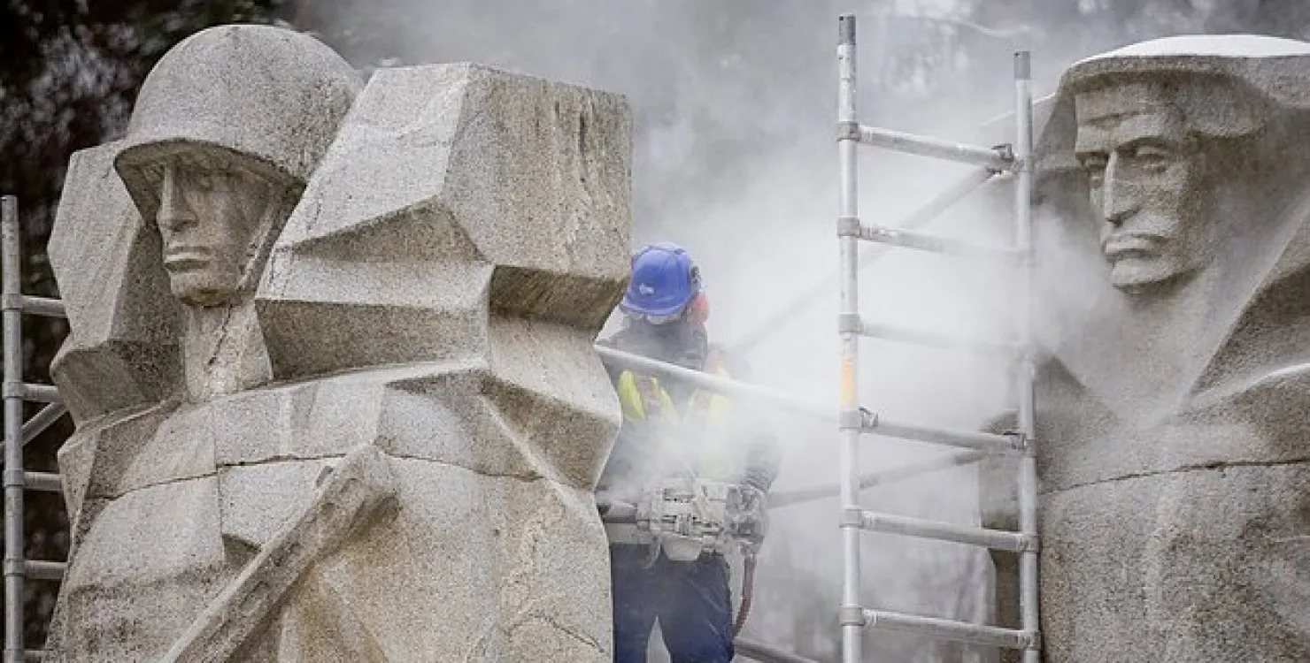 В Вильнюсе сносят советские памятники