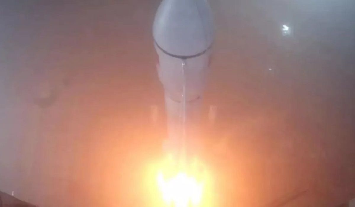 Старт китайской ракеты Старт китайской ракеты