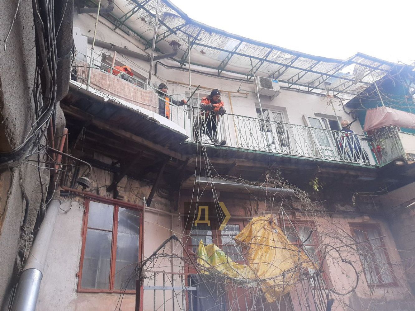 В Одессе в старинном доме упал потолок