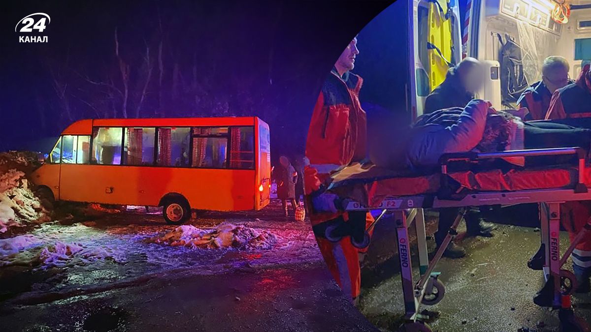 На Чернігівщині маршрутка в'їхала в блокпост - 24 канал На Чернігівщині маршрутка в'їхала в блокпост - 24 канал