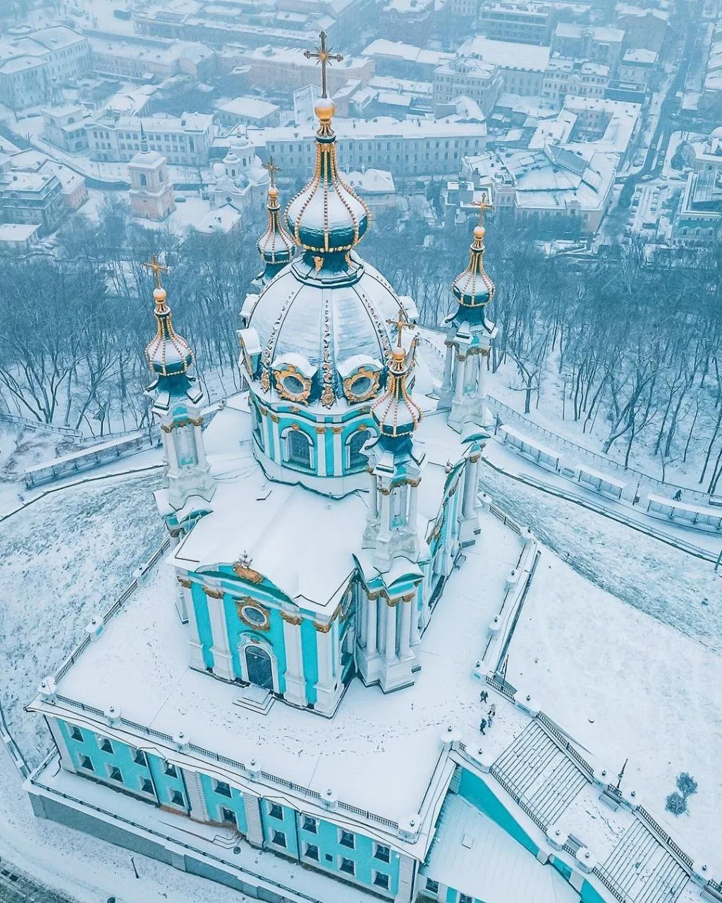 Київ замело снігом 12 грудня