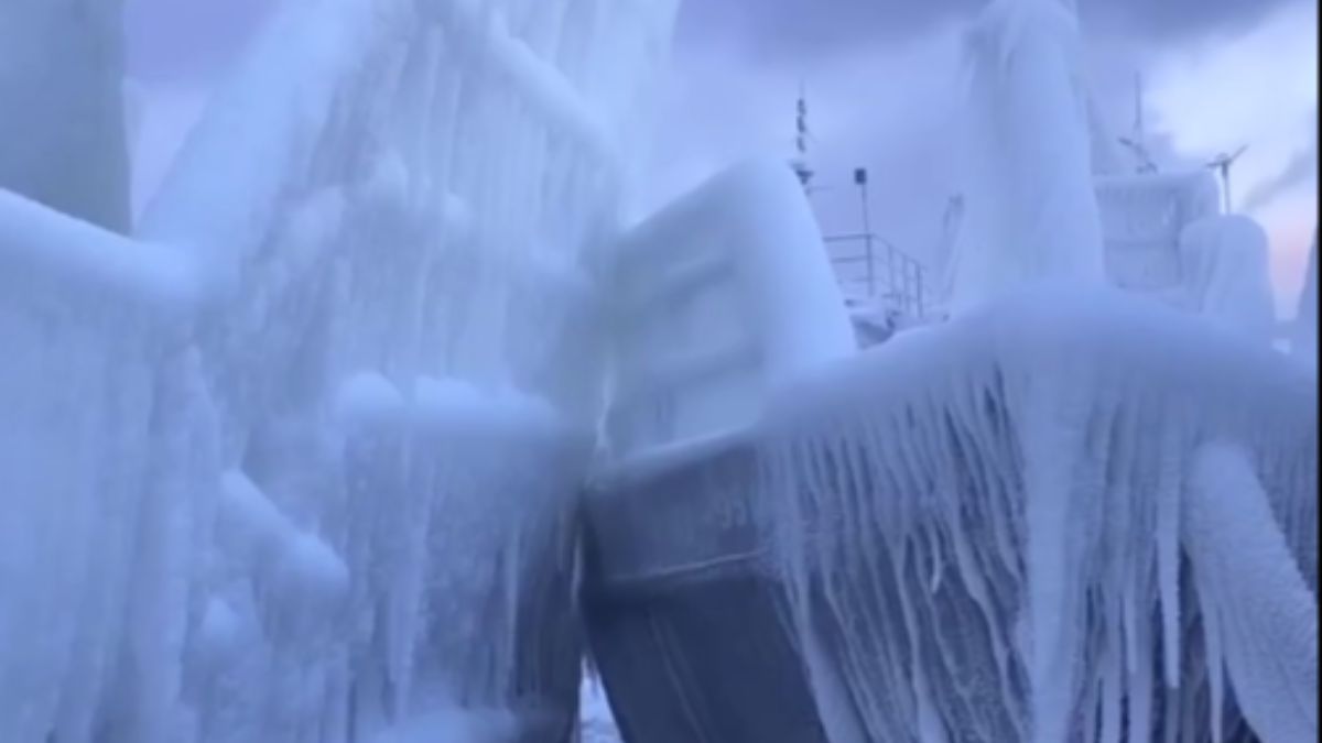 Российские корабли оказались в ледовой ловушке Российские корабли оказались в ледовой ловушке