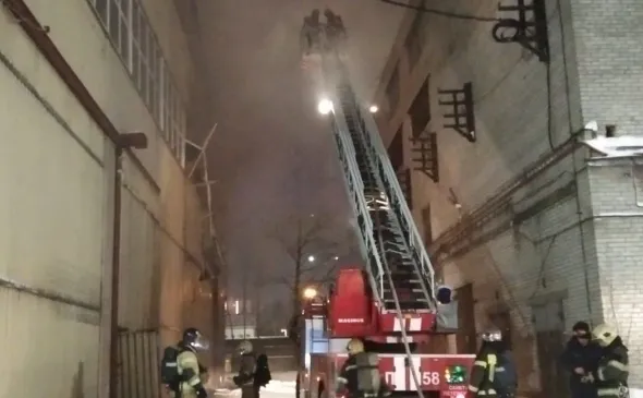 горит завод Звезда горит завод Звезда