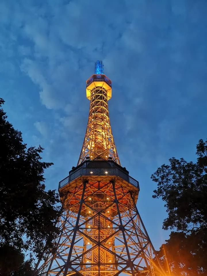 Петршинська вежа у Празі Петршинська вежа у Празі