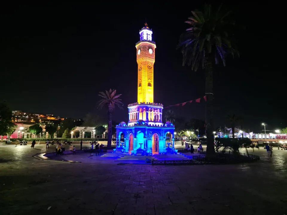 Годинникова вежа в Ізмірі