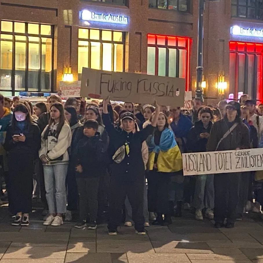 Наталія на мітингу у Відні на підтримку України