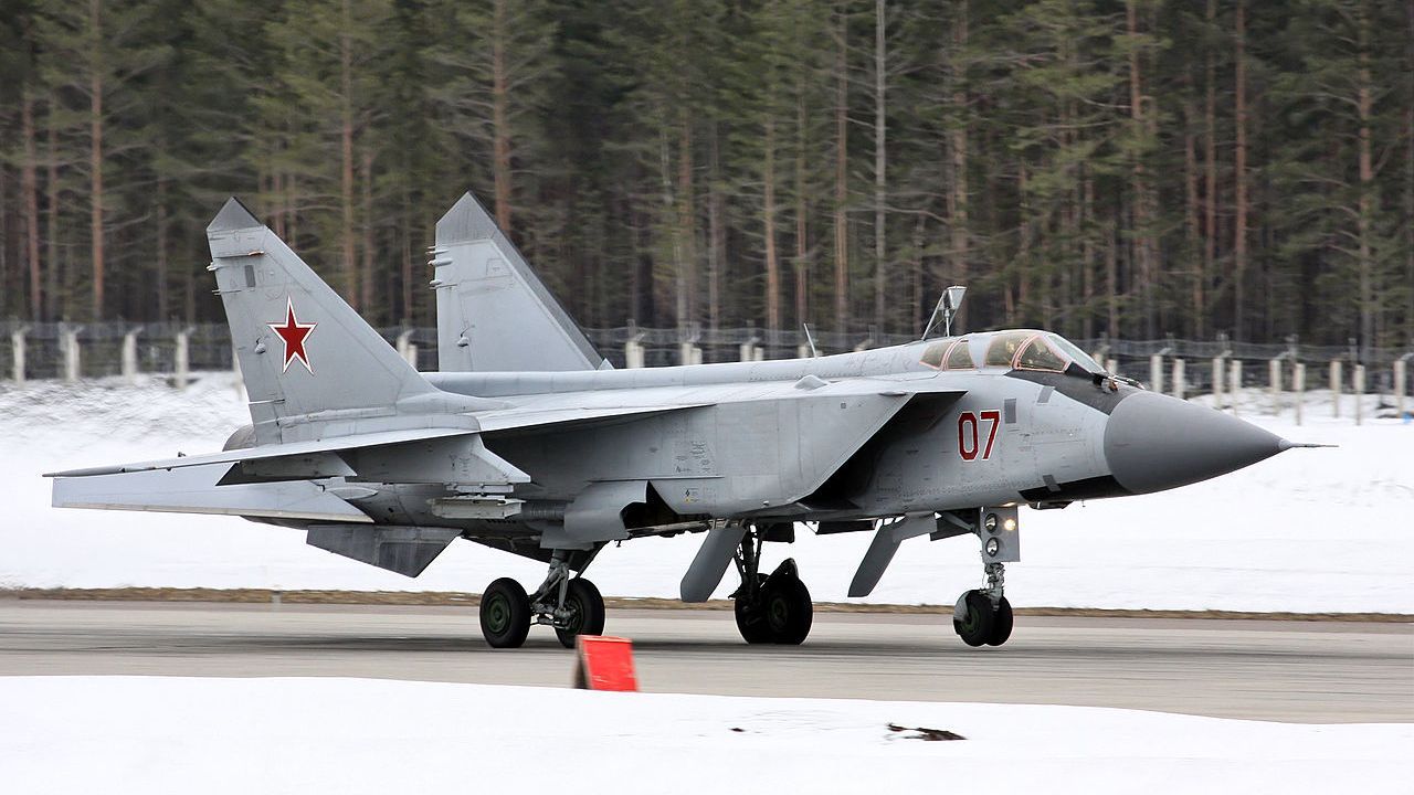 Наступ з Білорусі - які літаки Росія розмістила на аередромі в Мачулищах - 24 Канал