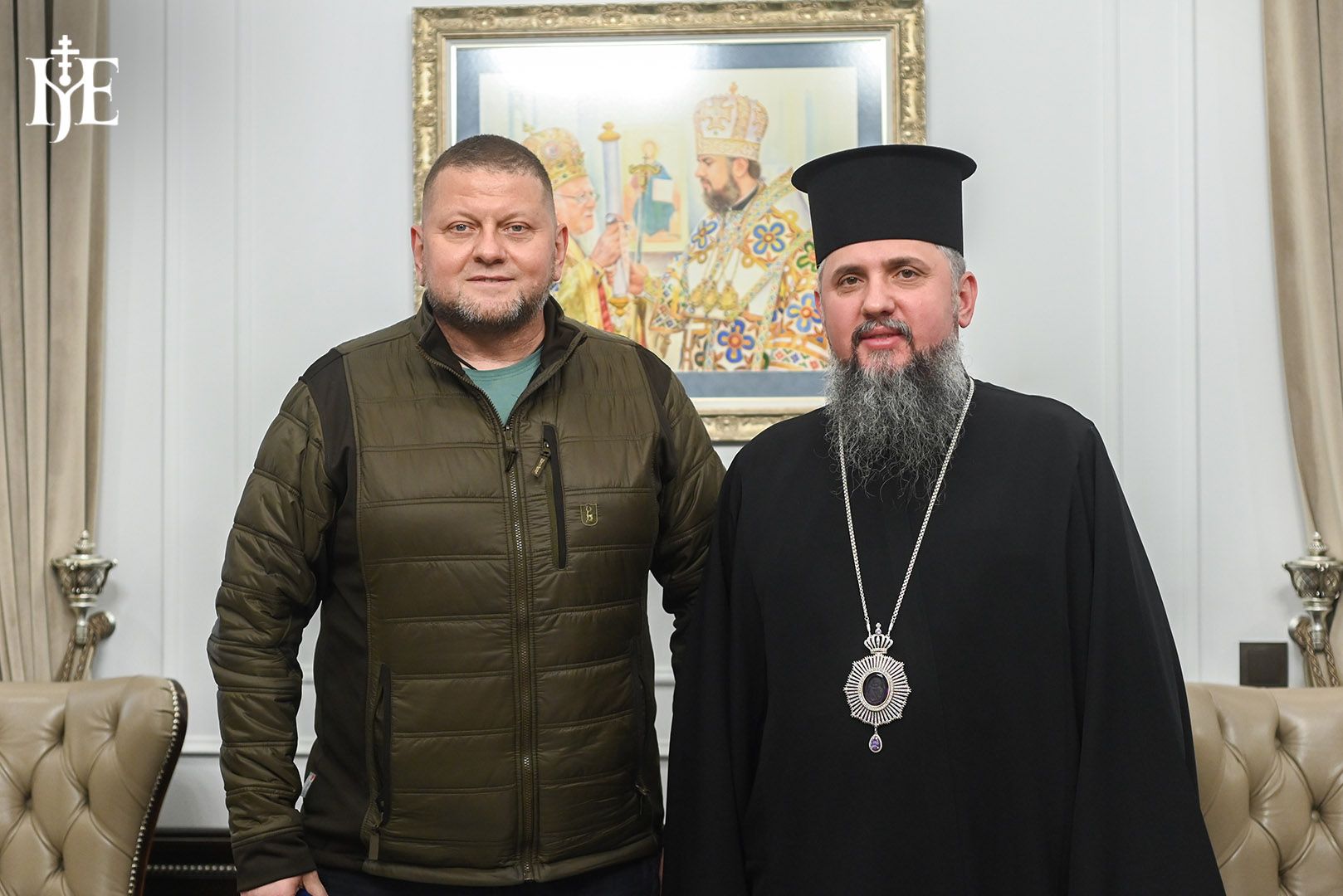 Епіфаній вручив Залужному орден святого Юрія Переможця Епіфаній вручив Залужному орден святого Юрія Переможця