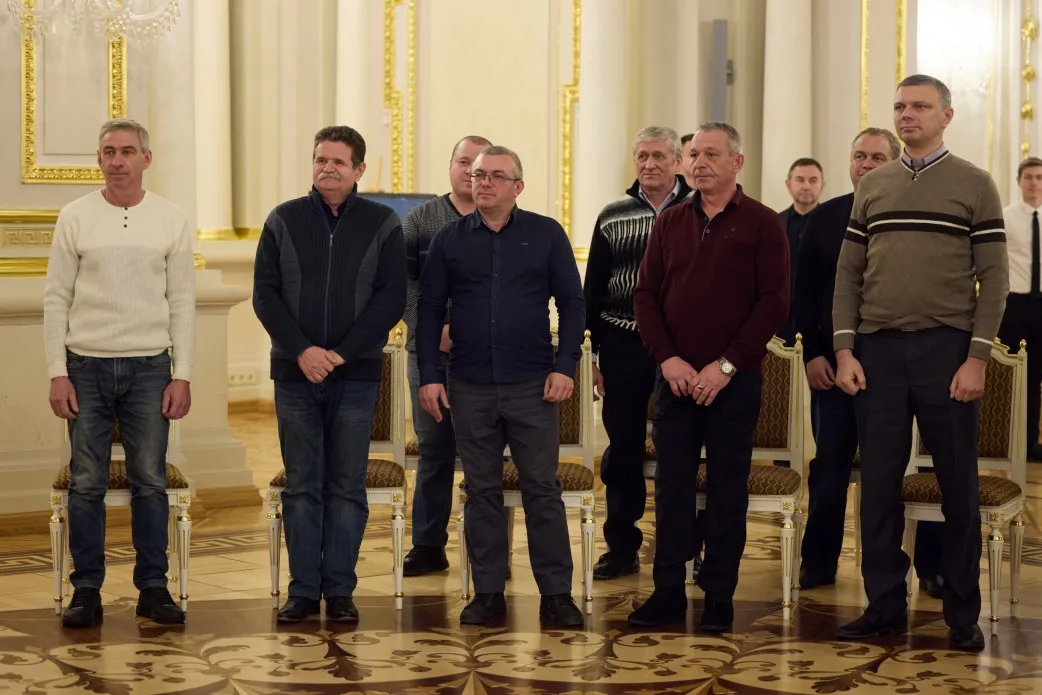 Зеленский наградил энергетиков Зеленский наградил энергетиков