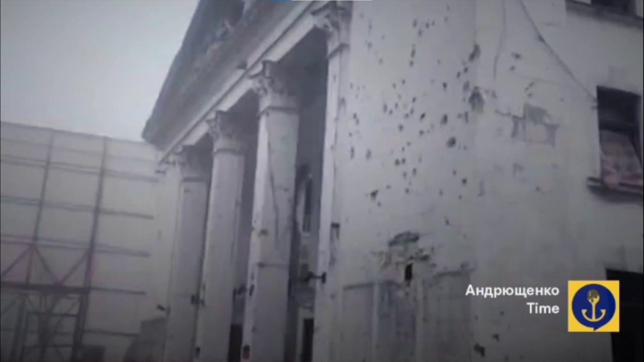 Драмтеатр у Маріуполі - окупанти знесли будівлю - відео