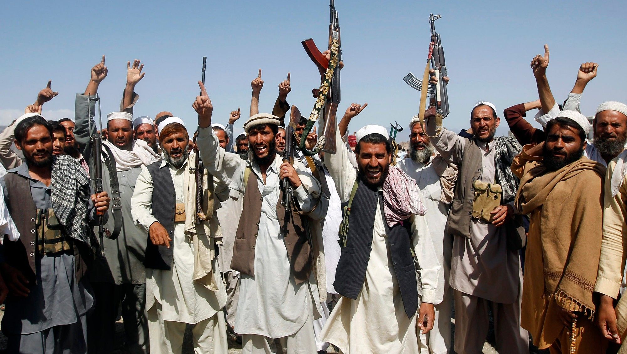 В Афганістані публічно побили батогами 30 людей – причина
