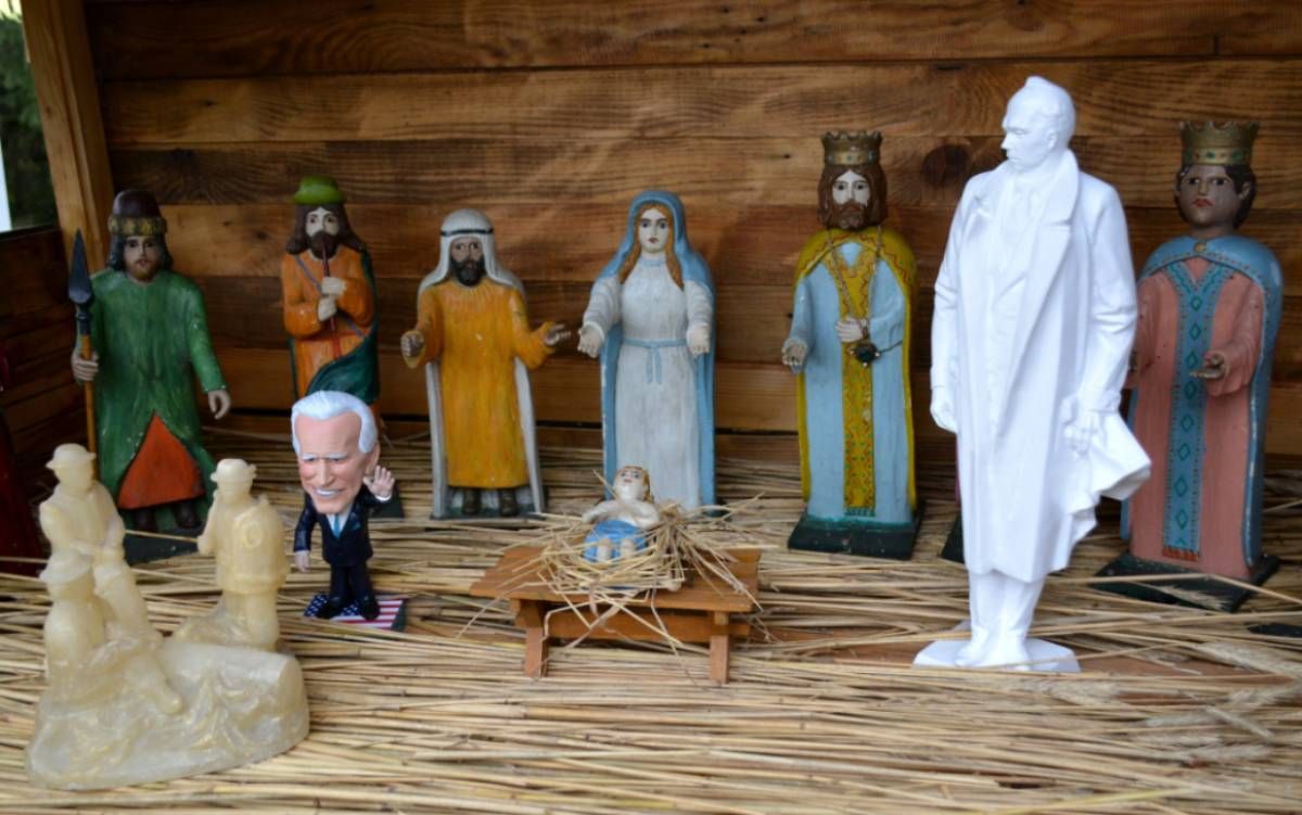 Шопка с Бандерой и Байденом Шопка с Бандерой и Байденом