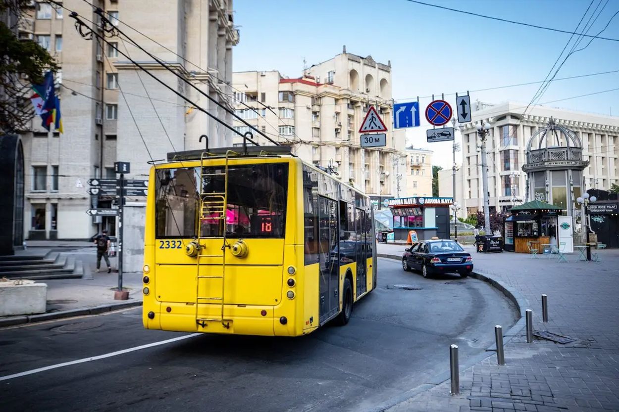 У Києві припиняють курсувати трамваї та тролейбуси 