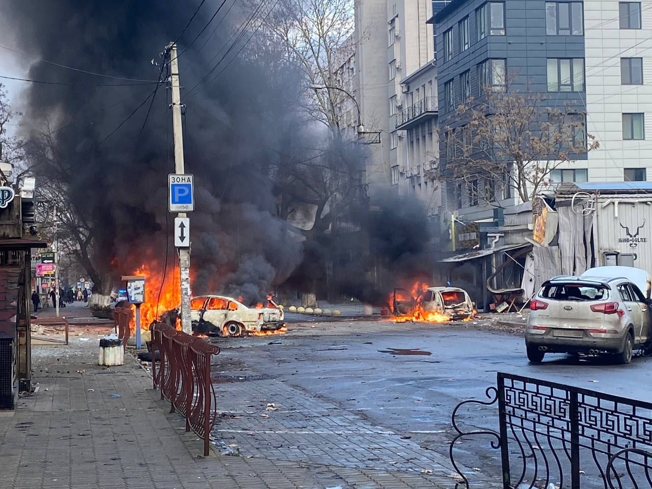 Херсон - унаслідок російського обстрілу загинули 5 людей, десятки поранені - фото