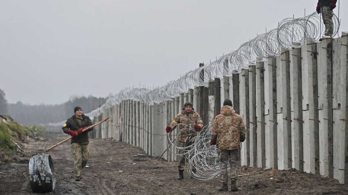 У Білорусі три батальйони відправили до українського кордону