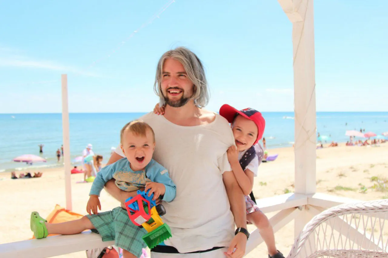 Владимир Ежов с детьми Владимир Ежов с детьми