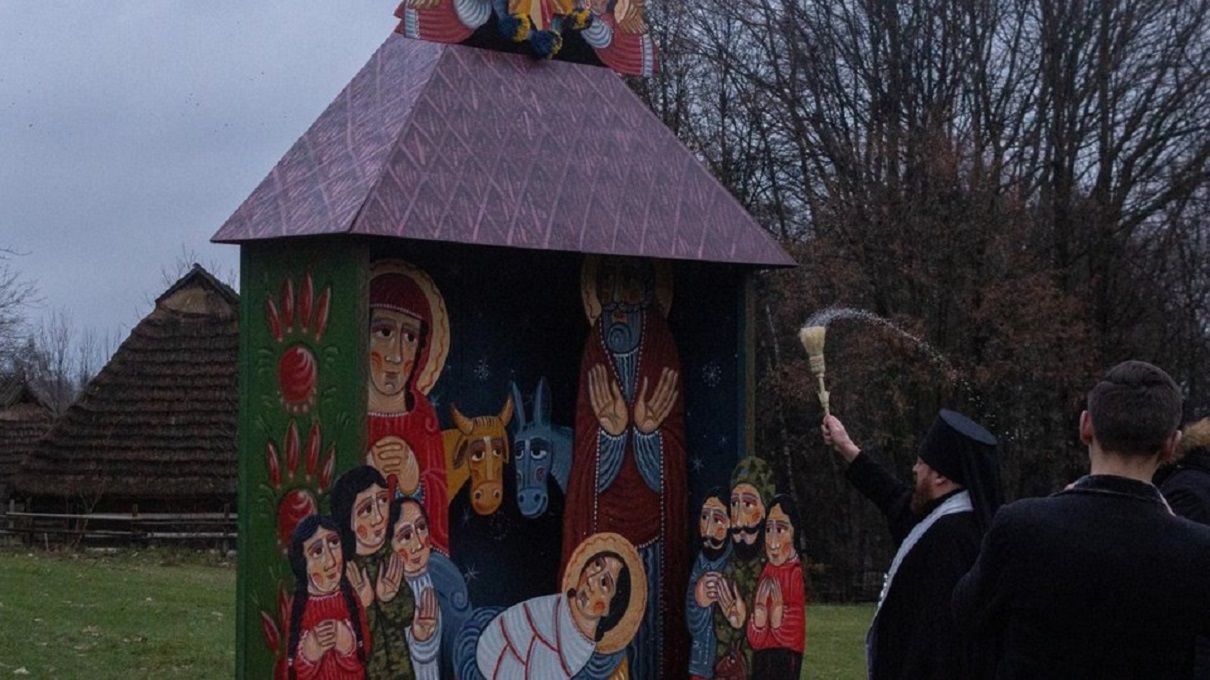 Львів передав різдвяну шопку військовим на Донеччині - 24 Канал Львів передав різдвяну шопку військовим на Донеччині - 24 Канал