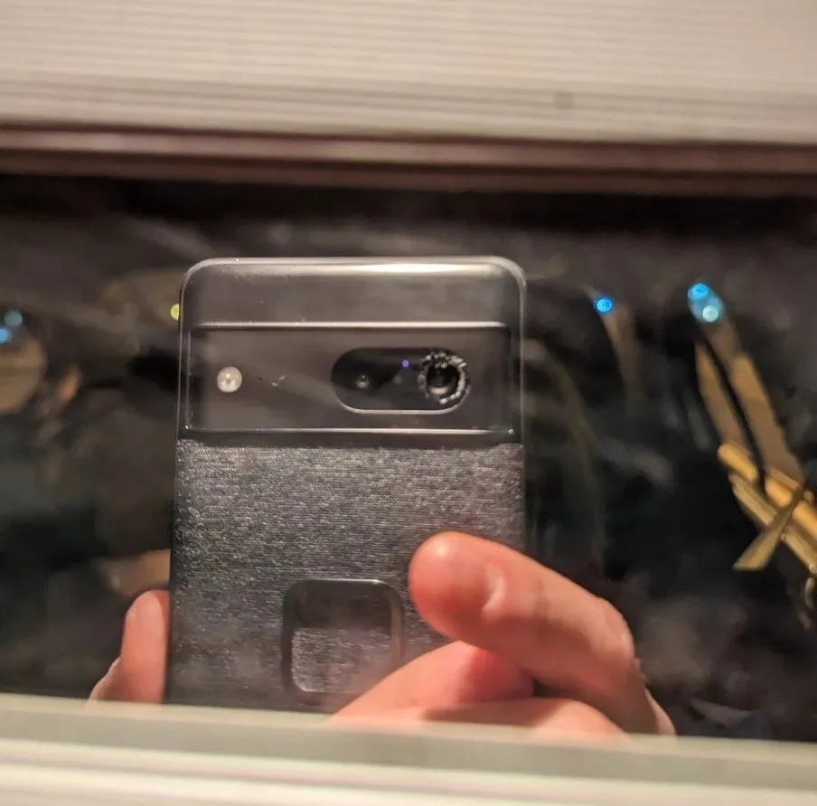 Поврежденная камера Google Pixel 7 Поврежденная камера Google Pixel 7