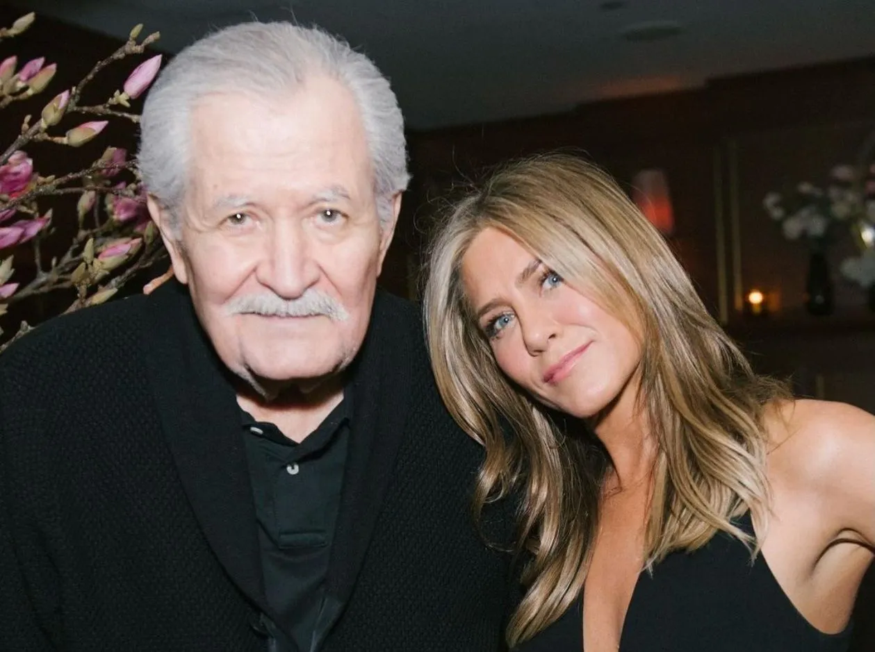 Дженнифер Энистон Дженнифер Энистон