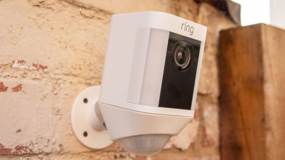 Спецназ прибыл в дом владельцев камеры Ring, но оказалось, что их просто взломали Спецназ прибыл в дом владельцев камеры Ring, но оказалось, что их просто взломали