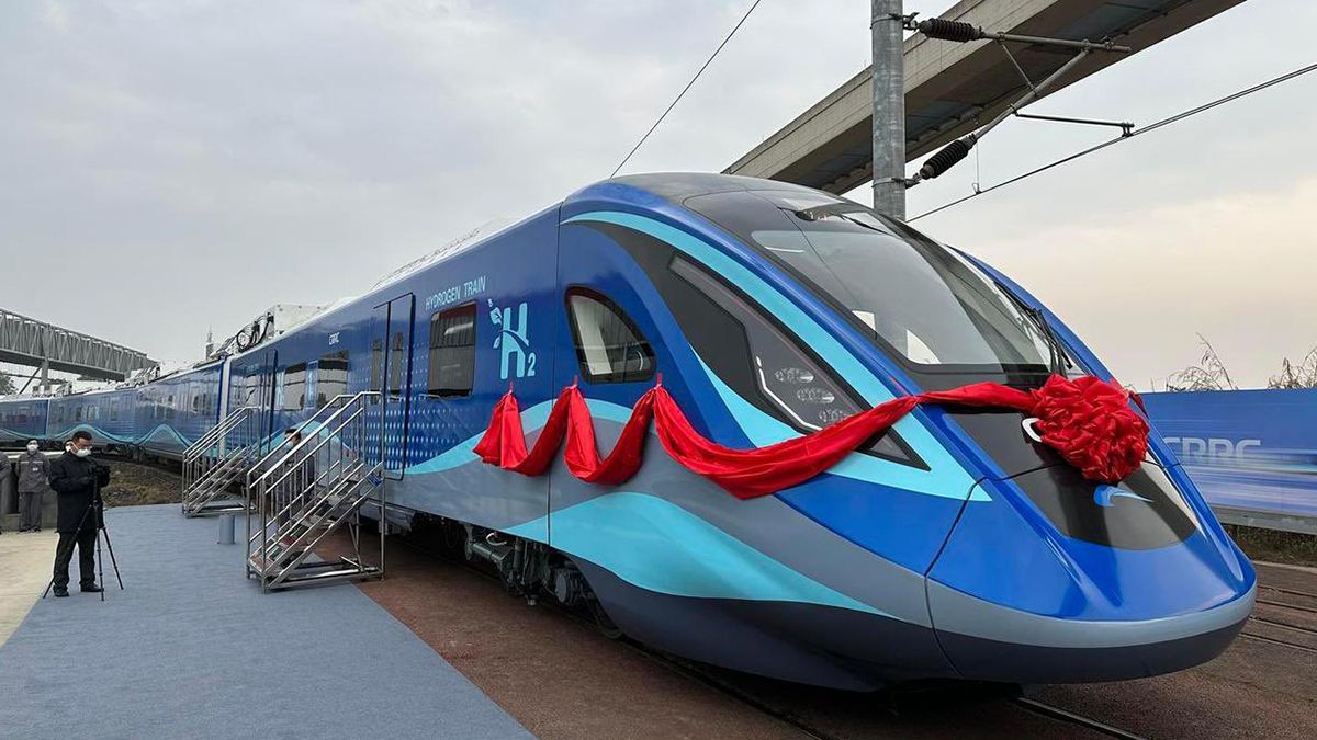 В Китае появился поезд на водородном топливе