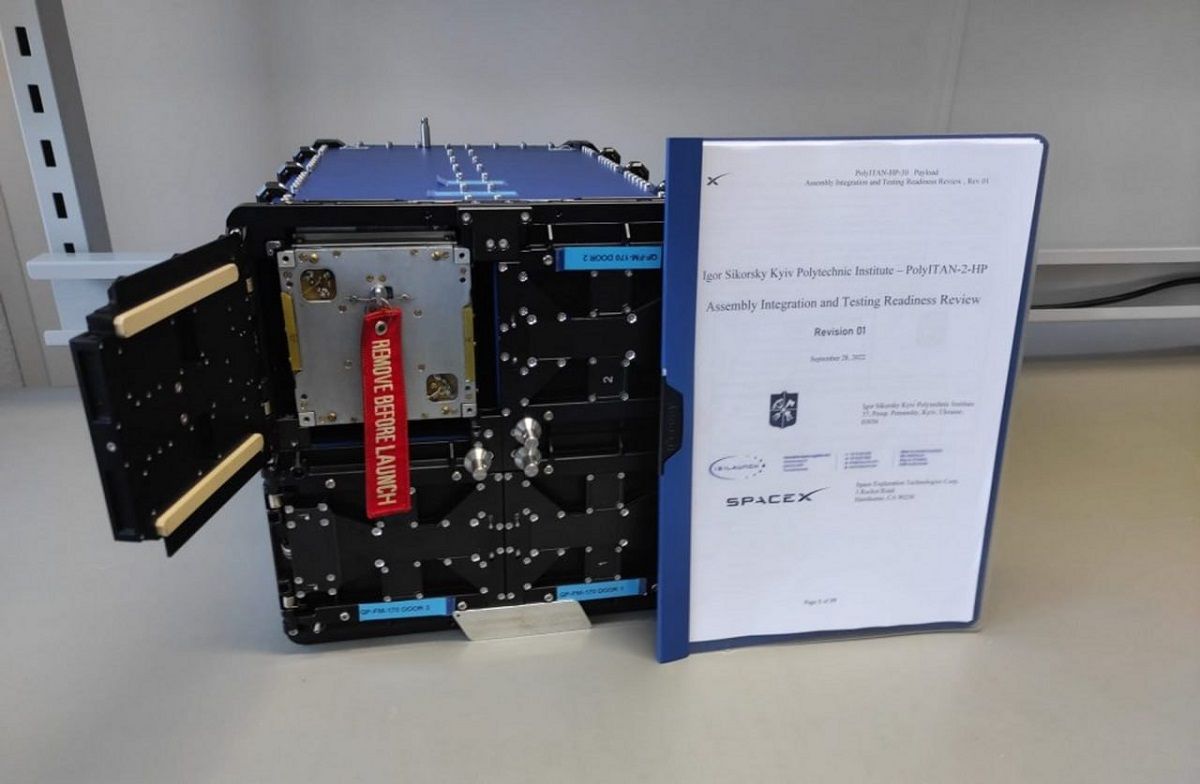 Спутник PolyITAN-HP-30 отправится в космос на ракете SpaceX. Спутник PolyITAN-HP-30 отправится в космос на ракете SpaceX.