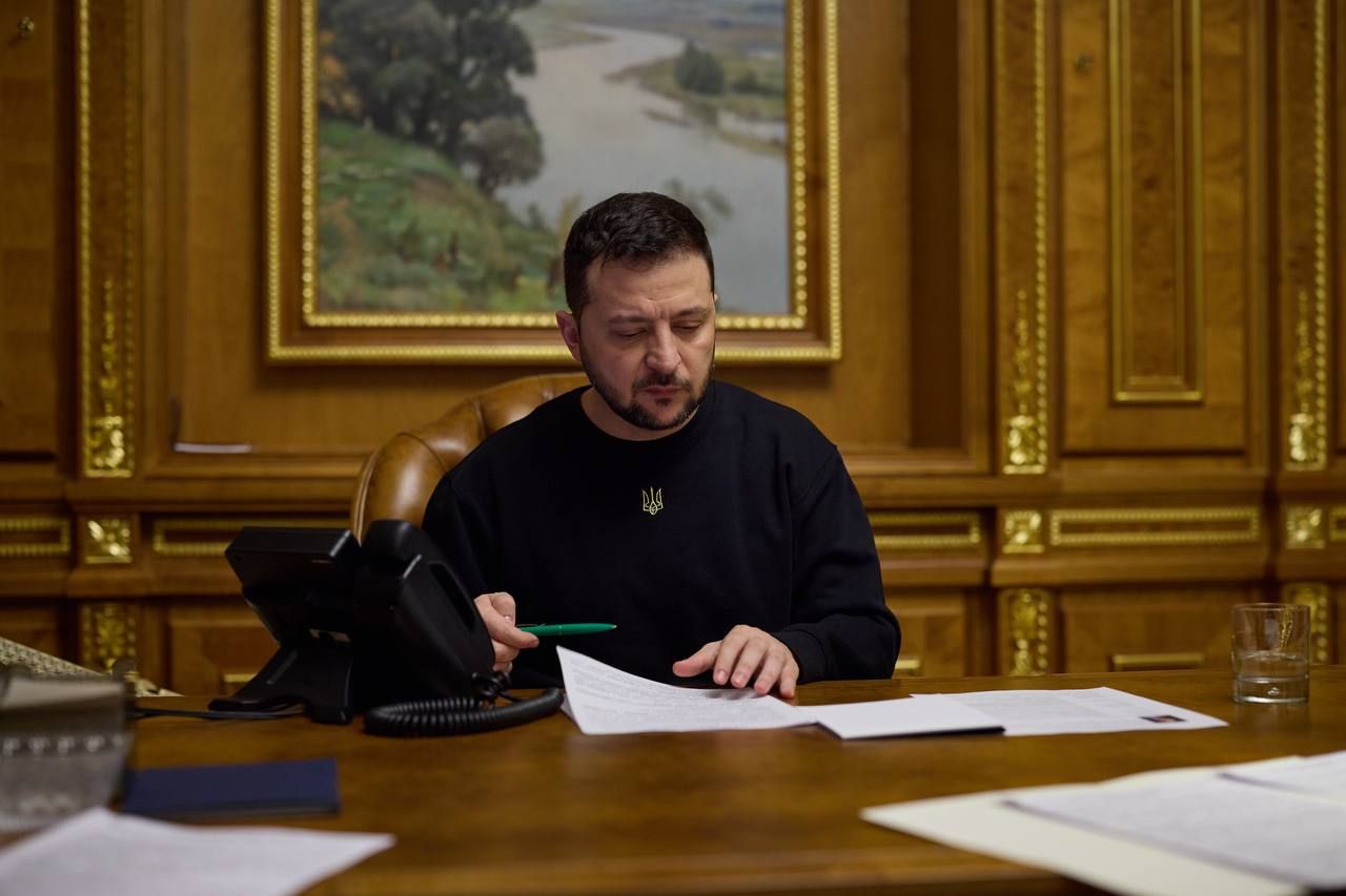 Владимир Зеленский 3 января 2023 года провел разговор с Марком Рютте. Владимир Зеленский 3 января 2023 года провел разговор с Марком Рютте.