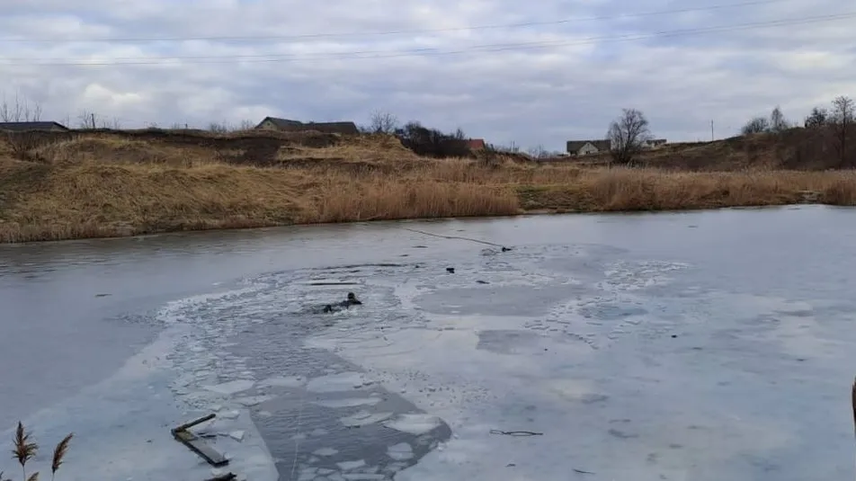 На Волині діти провалилися під кригу На Волині діти провалилися під кригу
