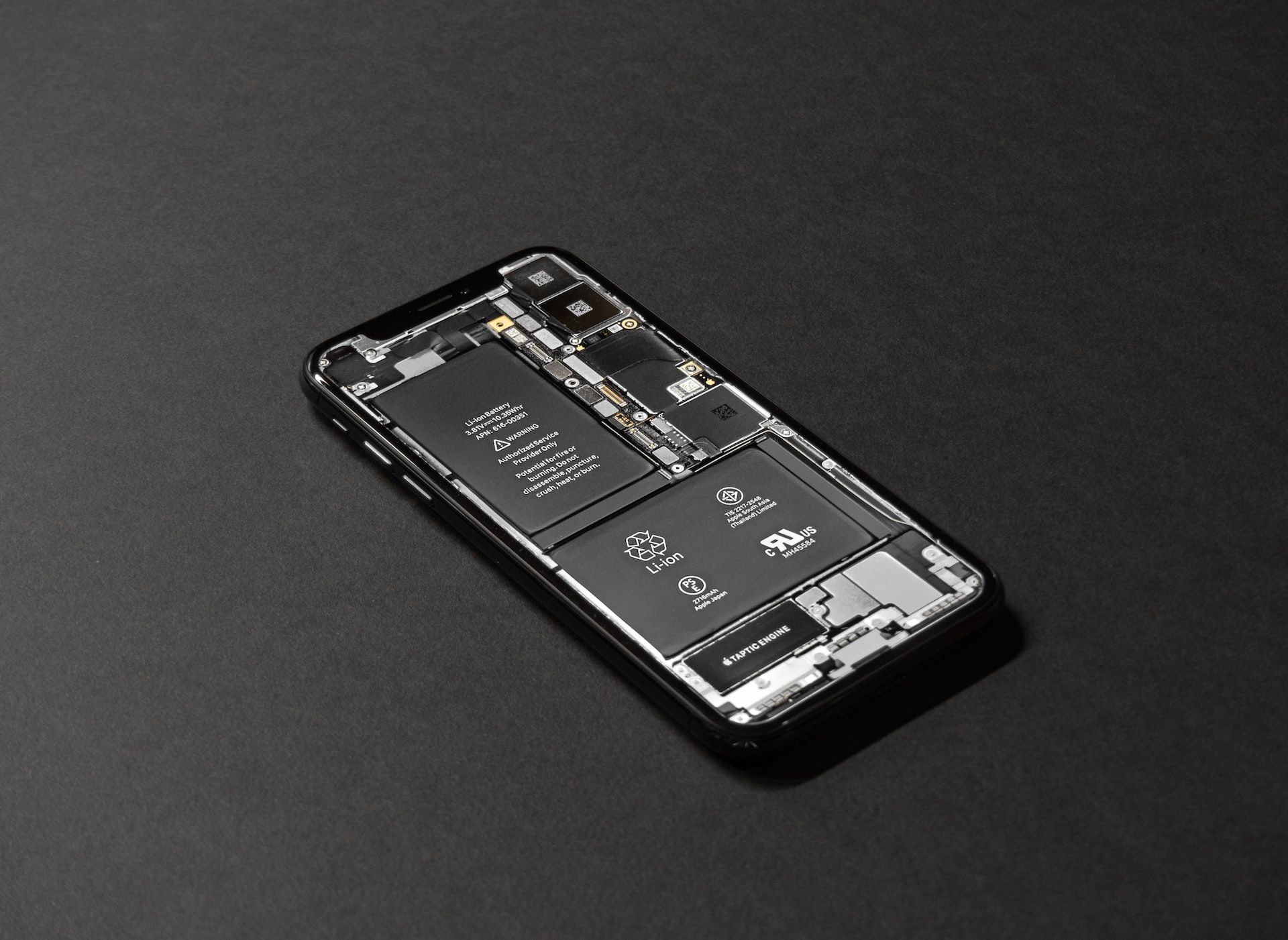Замена батареи iPhone существенно подорожает