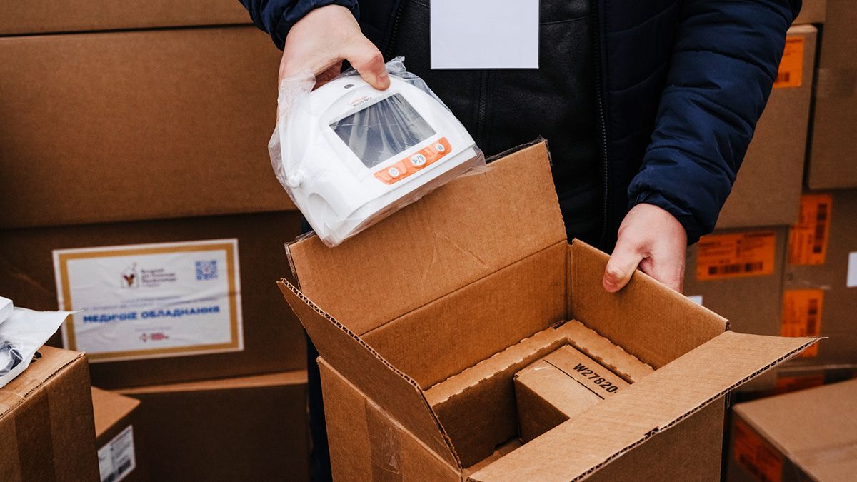 На спасение детских жизней: волонтеры McDonald's передали больницам более 200 ВАК-аппаратов На спасение детских жизней: волонтеры McDonald's передали больницам более 200 ВАК-аппаратов