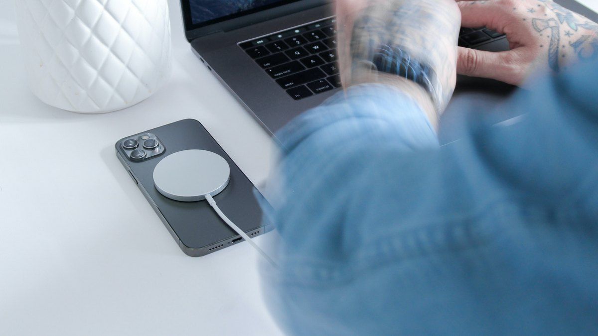 Представлено новий загальний стандарт бездротової зарядки Представлено новий загальний стандарт бездротової зарядки