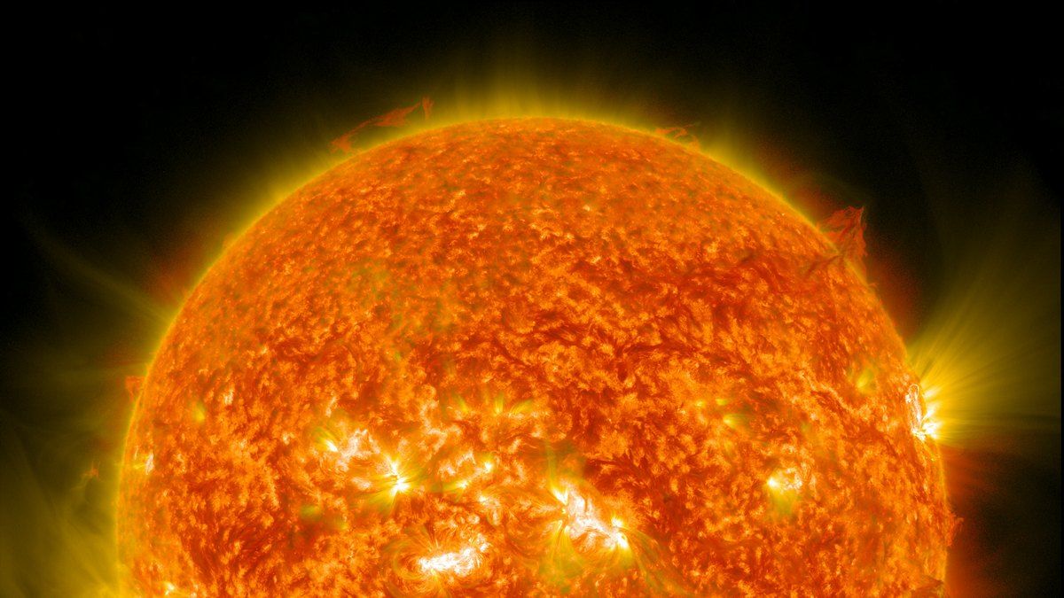 Земля и Солнце достигли минимального расстояния между собой