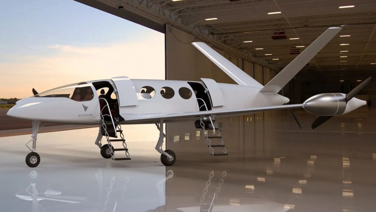 Tesla планирует заняться производством электрических двигателей для самолетов и лодок Tesla планирует заняться производством электрических двигателей для самолетов и лодок