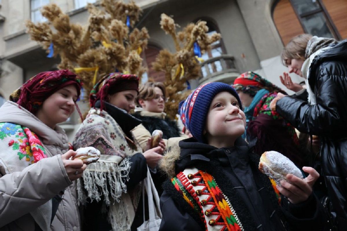У Львові встановили традиційного різдвяного Дідуха