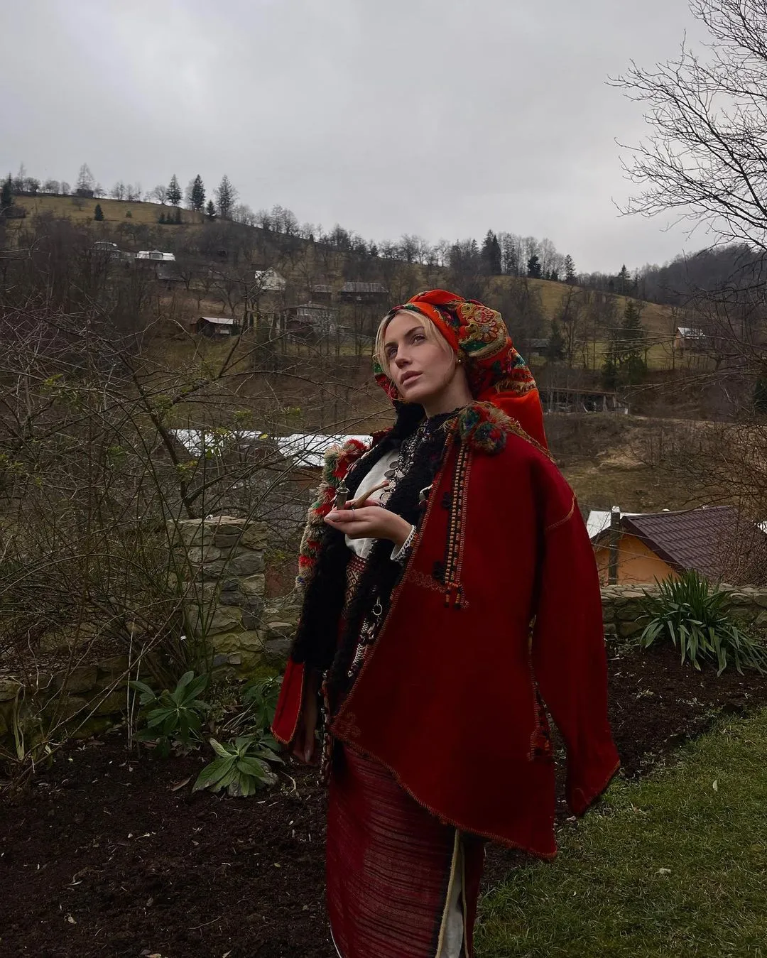 Колоритний аутфіт Лесі Нікітюк Колоритний аутфіт Лесі Нікітюк