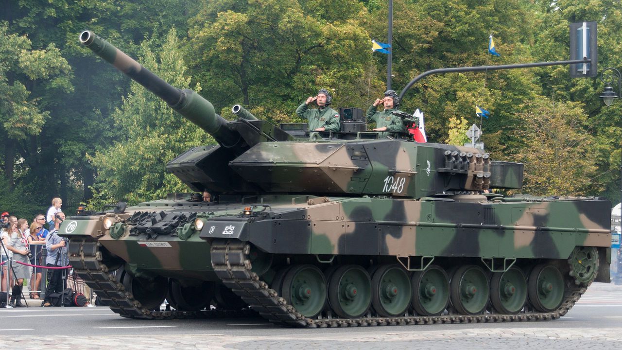 Польша может передать Украине несколько десятков танков Leopard - 24 Канал