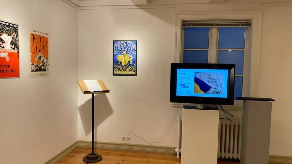 Виставка плакатів про війну в Україні Виставка плакатів про війну в Україні