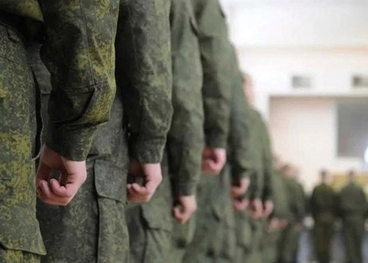 В Москве сбежал солдат с автоматом и гранатами В Москве сбежал солдат с автоматом и гранатами