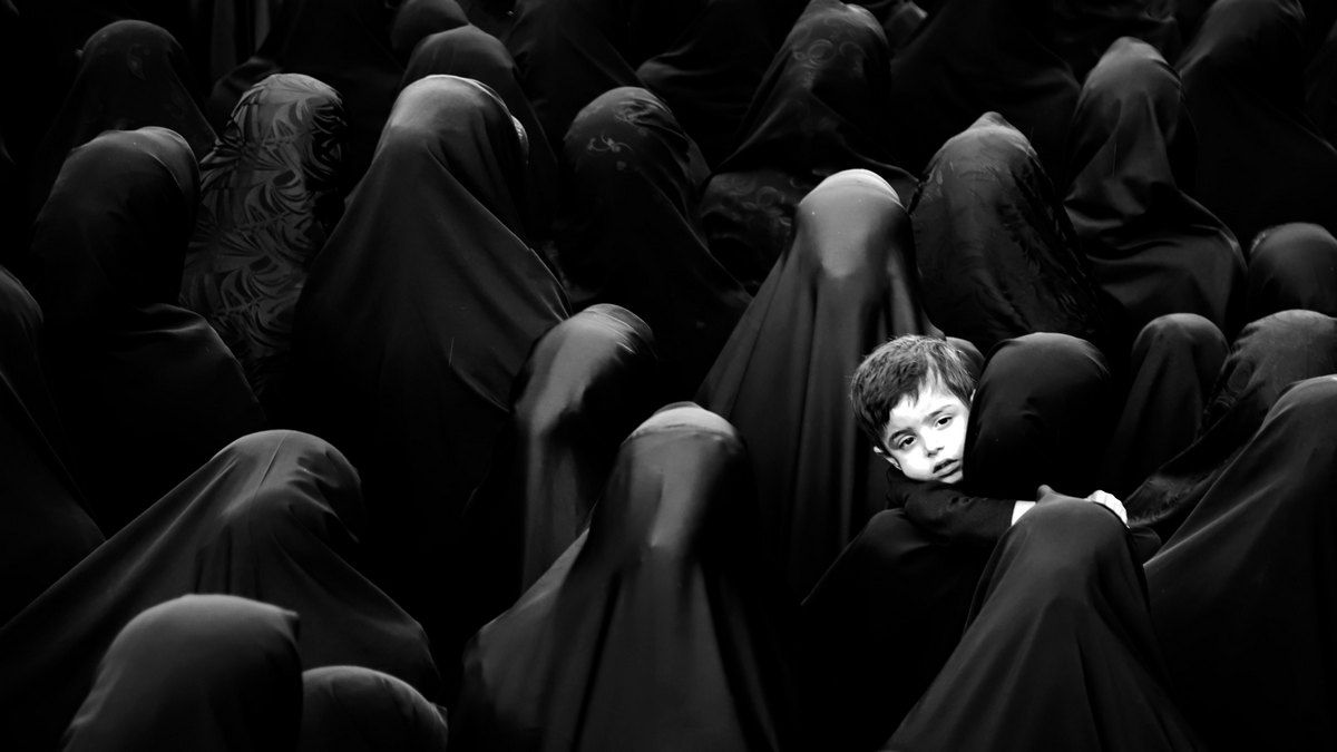Власти Ирана используют распознавание лиц, чтобы преследовать женщин без хиджабов